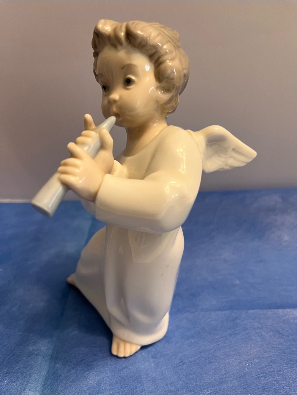 Lladro Angel with Flute #4540 Porcelain Figurine